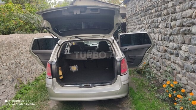 Opel Astra 2005, 330,000 km - 1.6 l - Zaqatala