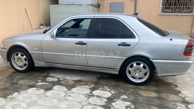 Mercedes C 280 1996, 300,000 km - 2.8 l - Salyan