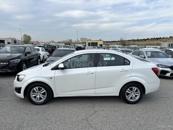 Chevrolet Aveo-5