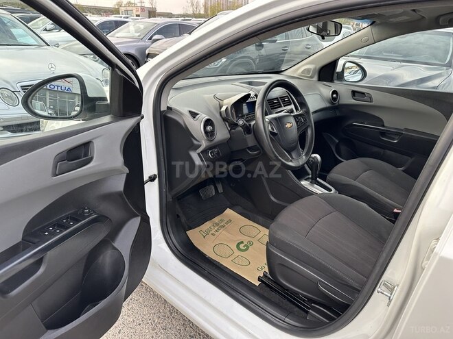 Chevrolet Aveo-11