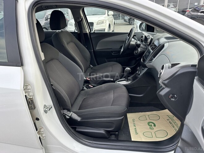 Chevrolet Aveo-14