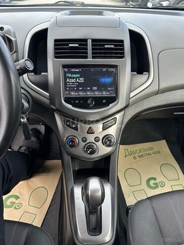 Chevrolet Aveo-8