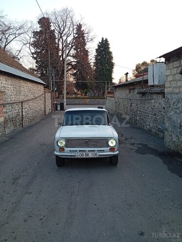 LADA (VAZ) 21011 1976, 95,000 km - 1.6 l - Qax