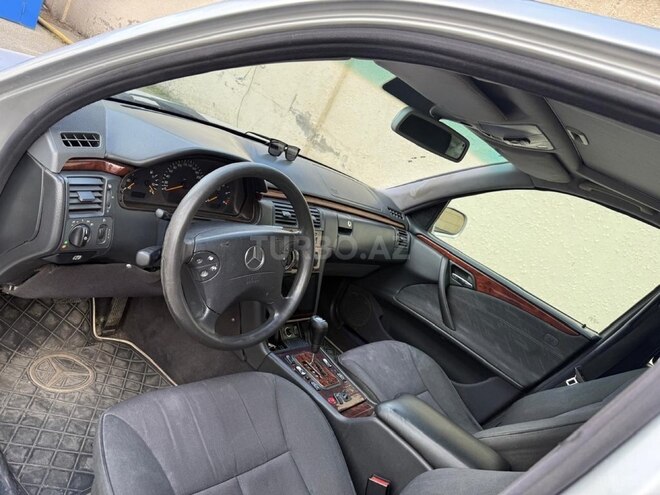 Mercedes E 220 d 2000, 385,000 km - 2.2 l - Bakı