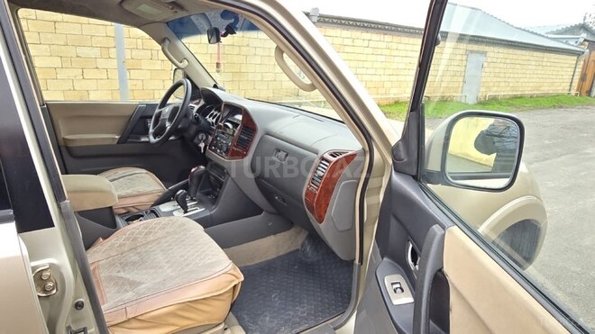 Mitsubishi Pajero 2004, 470,000 km - 2.8 l - Bakı