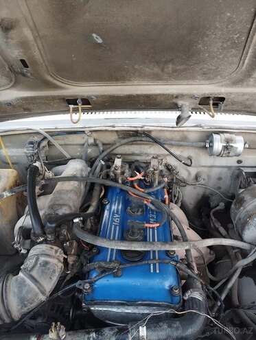 GAZ 3110 2003, 242,000 km - 2.3 l - Quba