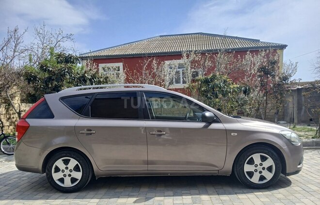 Kia Ceed 2009, 275,000 km - 1.4 л - Bakı