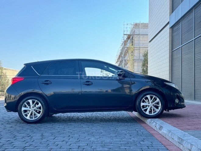 Toyota Auris 2015, 126,000 km - 1.6 l - Bakı