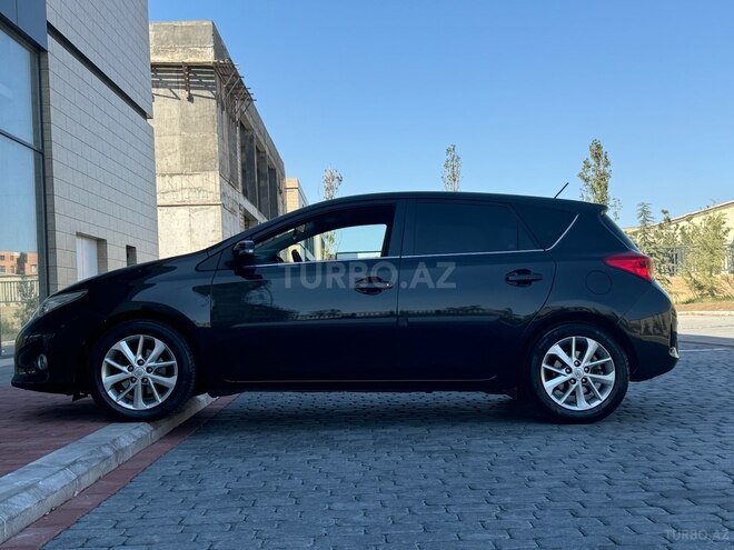 Toyota Auris 2015, 126,000 km - 1.6 l - Bakı