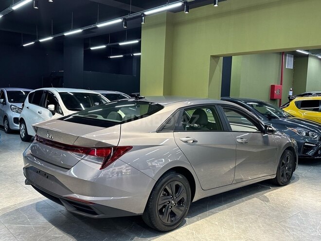 Hyundai Elantra-17