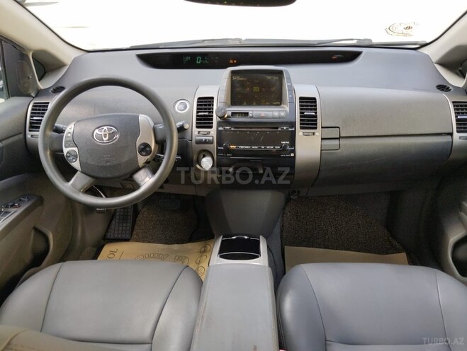 Toyota Prius-6