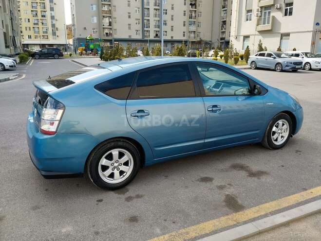 Toyota Prius-5
