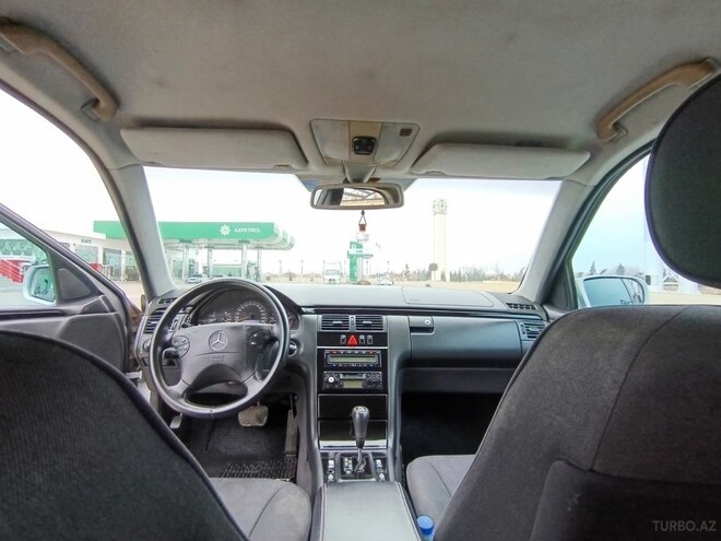 Mercedes E 220 d 2001, 390,000 km - 2.2 l - Beyləqan