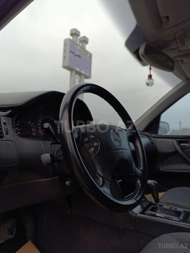 Mercedes E 220 d 2001, 390,000 km - 2.2 l - Beyləqan