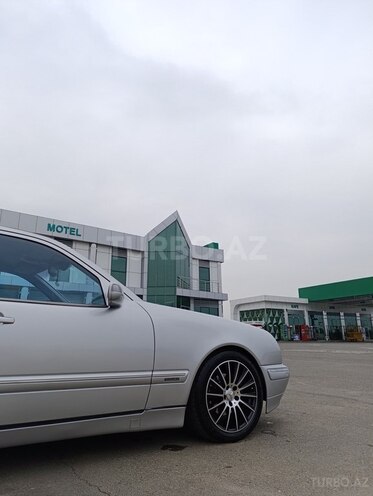 Mercedes E 220 d 2001, 390,000 km - 2.2 l - Beyləqan