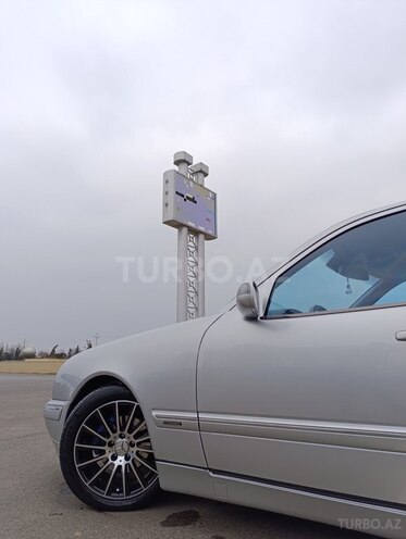 Mercedes E 220 d 2001, 390,000 km - 2.2 l - Beyləqan
