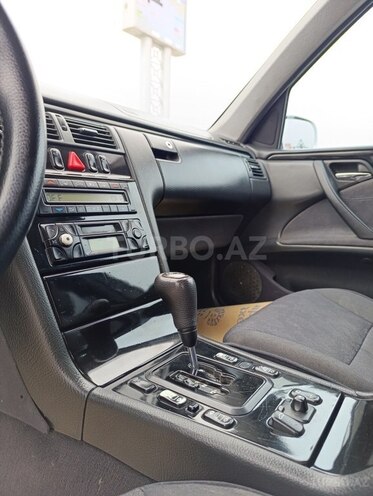 Mercedes E 220 d 2001, 390,000 km - 2.2 l - Beyləqan