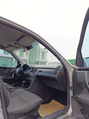 Mercedes E 220 d 2001, 390,000 km - 2.2 l - Beyləqan
