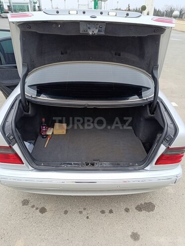 Mercedes E 220 d 2001, 390,000 km - 2.2 l - Beyləqan