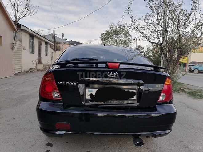 Hyundai Accent 2005, 402,000 km - 1.5 l - Quba