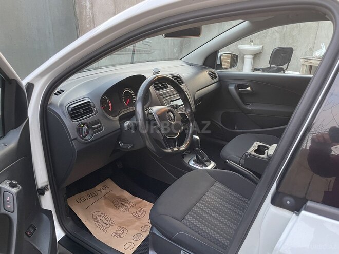 Volkswagen Polo 2018, 190,000 km - 1.6 l - Bakı
