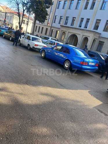 Mercedes E 220 d 2000, 520,000 km - 2.2 л - Şirvan