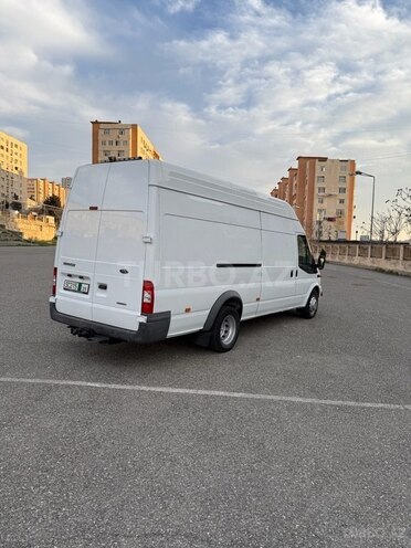 Ford Transit-5