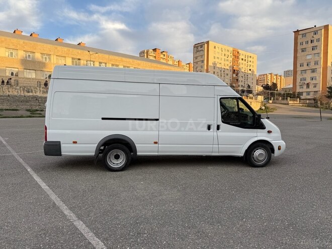Ford Transit-6