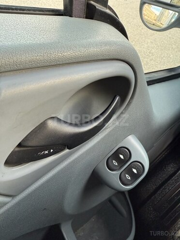 Ford Transit-10