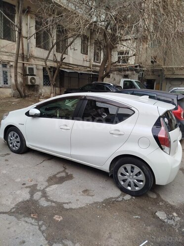 Toyota Aqua 2017, 130,000 km - 1.5 l - Bakı