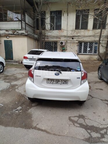 Toyota Aqua 2017, 130,000 km - 1.5 l - Bakı