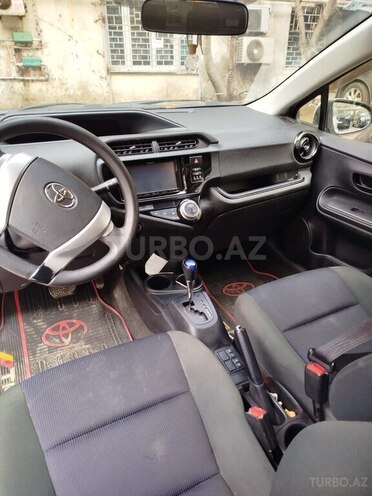 Toyota Aqua 2017, 130,000 km - 1.5 l - Bakı