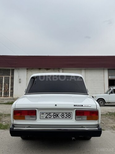 LADA (VAZ) 2107 2010, 90,000 km - 1.6 l - Yevlax