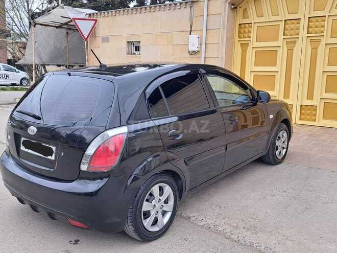 Kia Rio 2009, 301,800 km - 1.4 l - Salyan