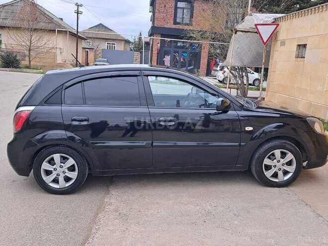 Kia Rio 2009, 301,800 km - 1.4 l - Salyan