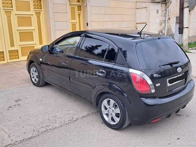 Kia Rio 2009, 301,800 km - 1.4 l - Salyan