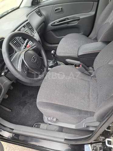 Kia Rio 2009, 301,800 km - 1.4 l - Salyan