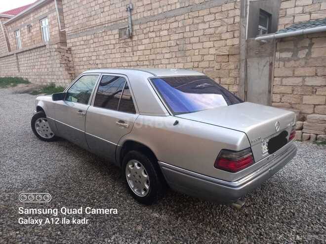 Mercedes E 220 1995, 457,876 km - 2.2 l - Bakı