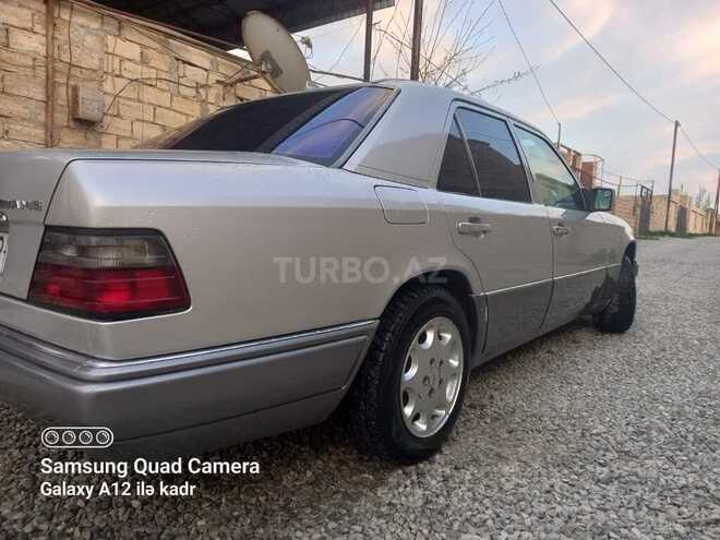 Mercedes E 220 1995, 457,876 km - 2.2 l - Bakı