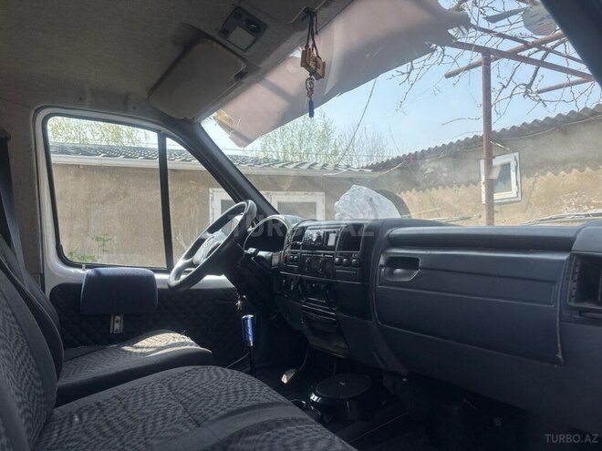 GAZ 330232-744 2004, 300,000 km - 2.4 л - Salyan