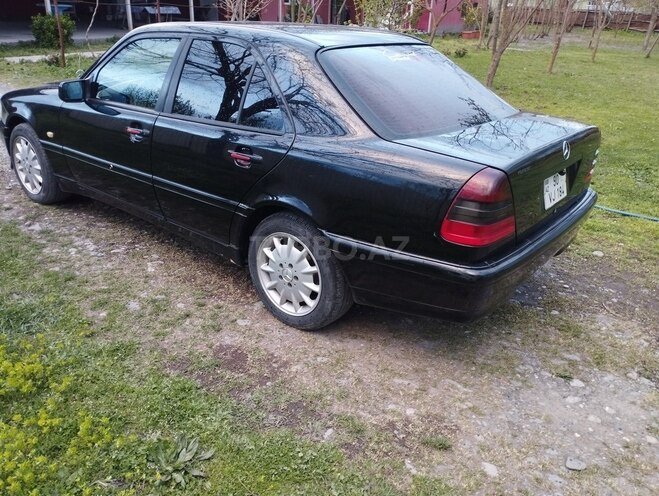 Mercedes C 200 1999, 406,730 km - 2.0 l - Qəbələ