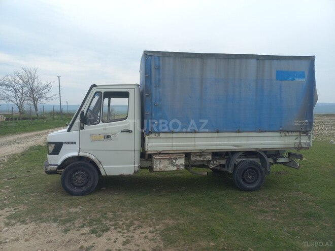 Mercedes 208 D 1990, 285,436 km - 2.3 l - İsmayıllı