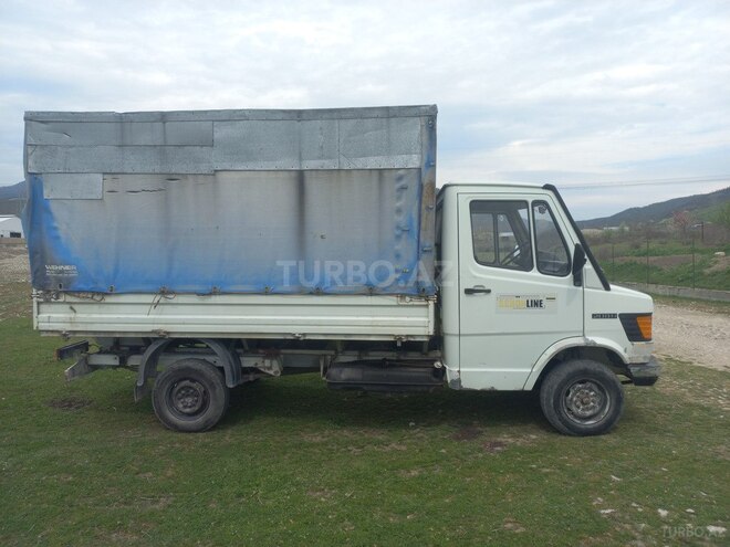 Mercedes 208 D 1990, 285,436 km - 2.3 l - İsmayıllı