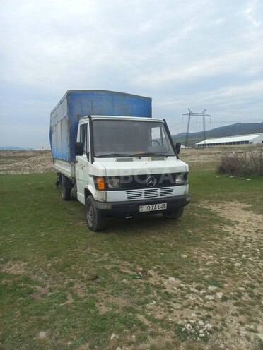 Mercedes 208 D 1990, 285,436 km - 2.3 l - İsmayıllı