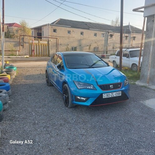 SEAT Leon-1