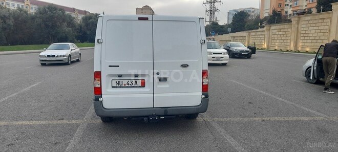 Ford Transit-9