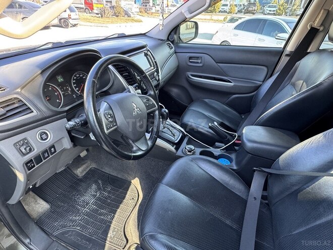 Mitsubishi L200 2016, 174,500 km - 2.4 l - Bakı