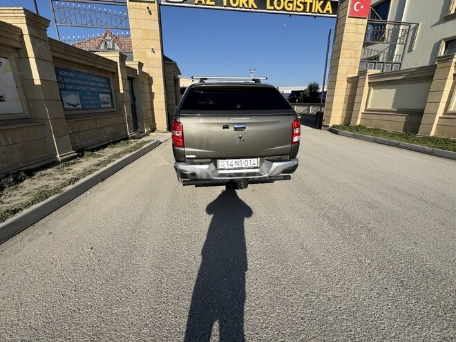 Mitsubishi L200 2016, 174,500 km - 2.4 l - Bakı