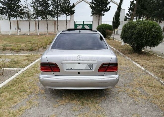 Mercedes E 220 d 2000, 390,000 km - 2.2 л - Bakı