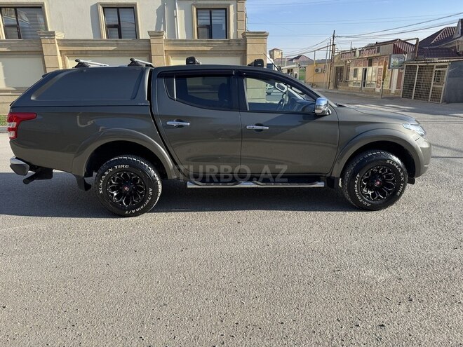 Mitsubishi L200 2016, 174,500 km - 2.4 l - Bakı
